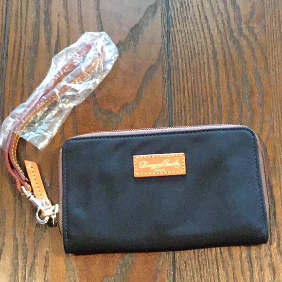 Dooney & Bourke Handbags - DOONEY & BOURKE WALLET